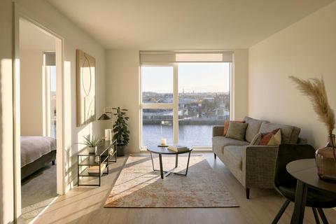 1 bedroom apartment to rent, Rarely Available 1-Bedroom Apartment at Glasgow, Warroch Place G3