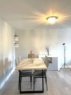 2 bedroom flat to rent, Empire Way, Wembley HA9
