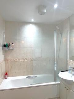 2 bedroom flat to rent, Empire Way, Wembley HA9