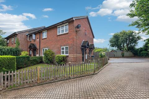 48 Hellyer Way, Bourne End, SL8 5XN
