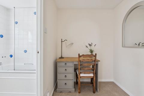 48 Hellyer Way, Bourne End, SL8 5XN