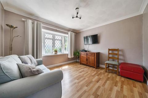 undefined, Yr Allt, Llangennech, Llanelli