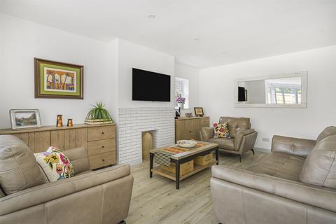 3 bedroom bungalow for sale, Pound Crescent, Marlow