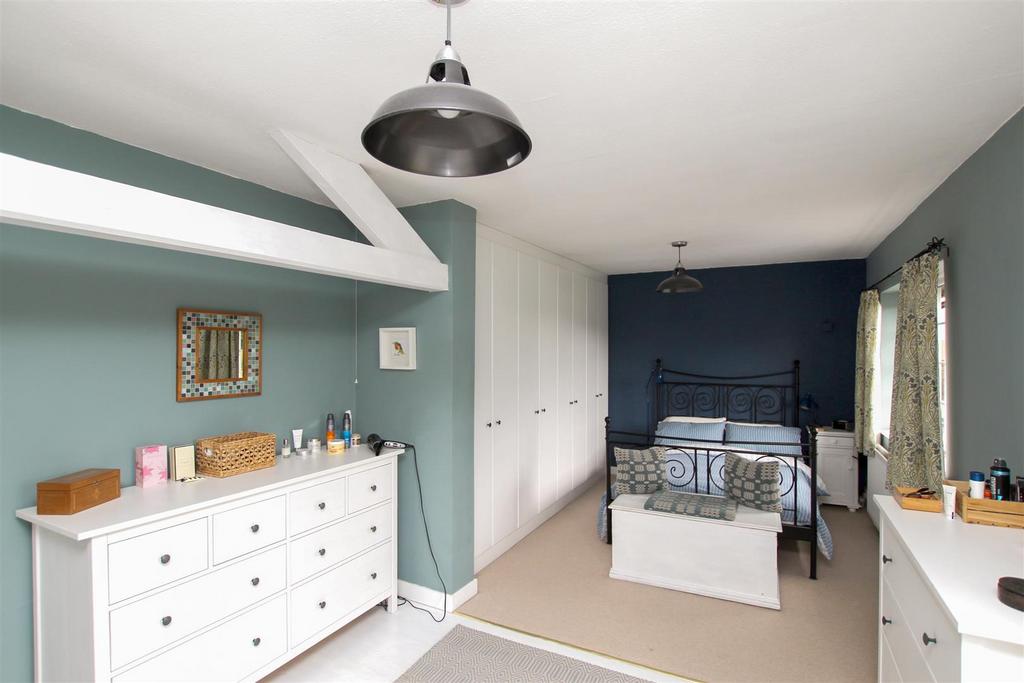 Bedroom One - b.JPG