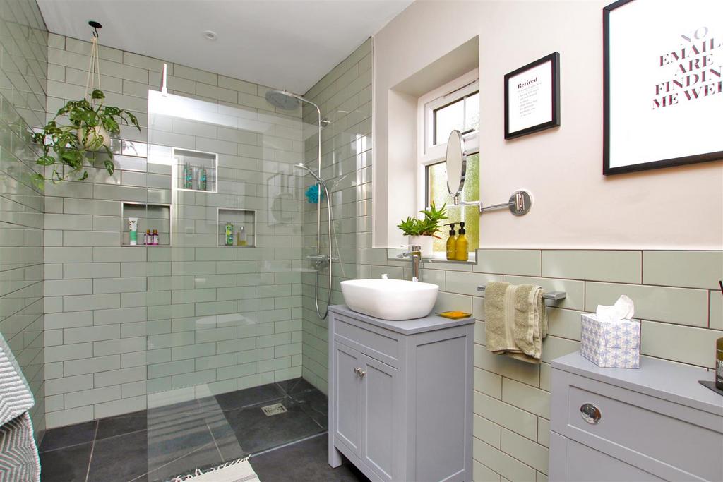 Bathroom - c.JPG
