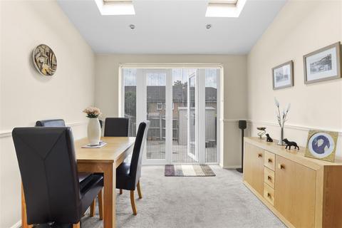 17 Windsor Wood, Waltham Abbey, EN9 1LY
