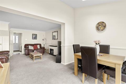 17 Windsor Wood, Waltham Abbey, EN9 1LY