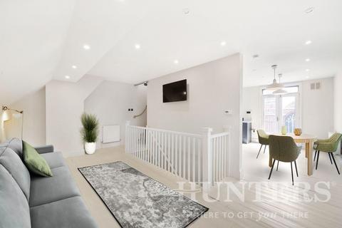 3 bedroom apartment to rent, Lordship Lane, London