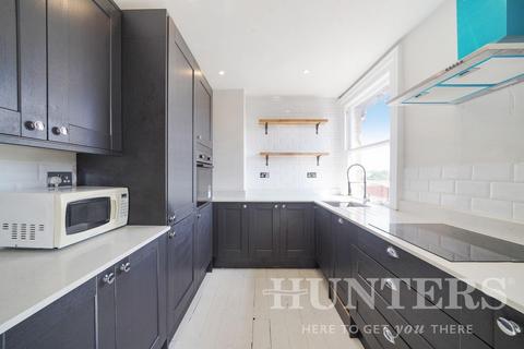 3 bedroom apartment to rent, Lordship Lane, London