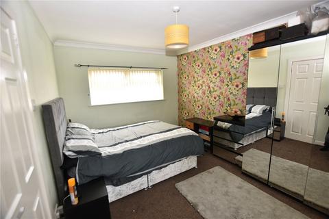3 bedroom semi-detached house for sale, Fenby Avenue, Bradford, West Yorkshire