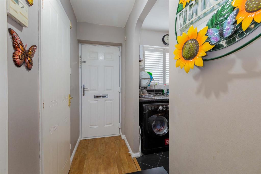 64 Richards Way-8.jpg