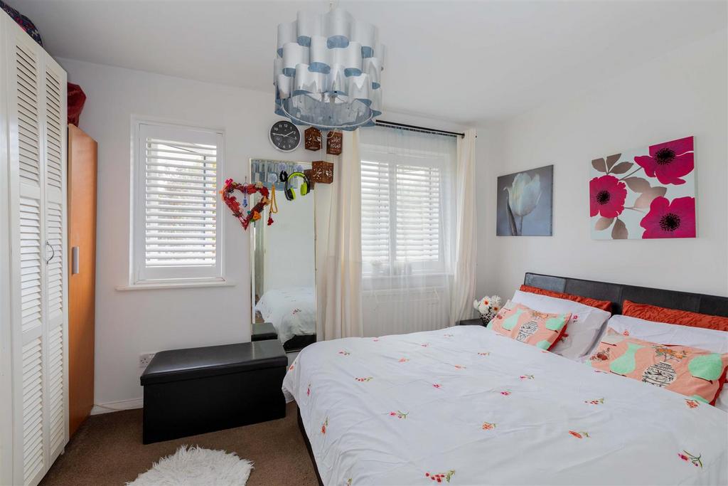64 Richards Way-14.jpg