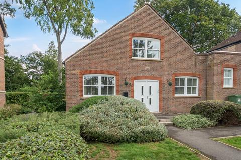 undefined, Frances Drive, Bedfordshire LU6