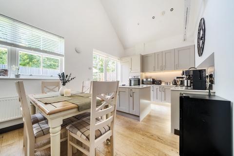 undefined, Frances Drive, Bedfordshire LU6