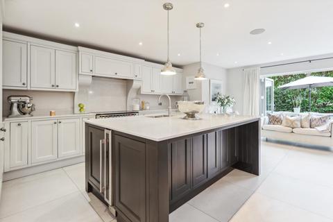 undefined, Warrens End, Rowtown, Surrey, KT15