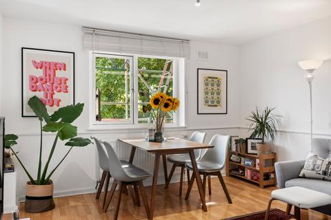 2 bedroom flat to rent, Canonbury Crescent, Canonbury, London