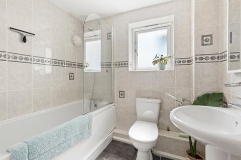 2 bedroom flat to rent, Canonbury Crescent, Canonbury, London