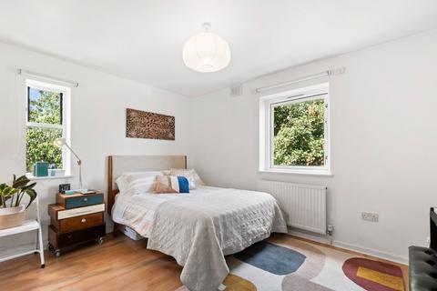 2 bedroom flat to rent, Canonbury Crescent, Canonbury, London