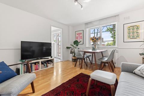 2 bedroom flat to rent, Canonbury Crescent, Canonbury, London