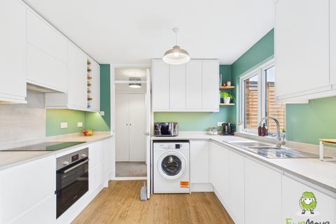 3 Dover Close, Basingstoke, RG23 8EG