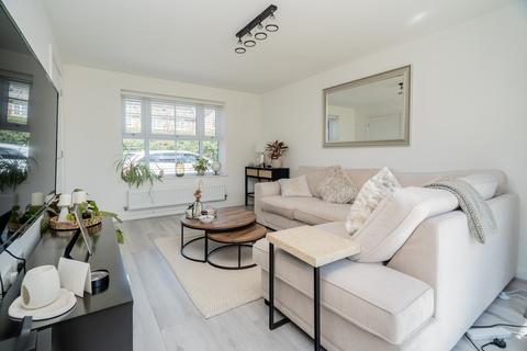 3 bedroom semi-detached house for sale, East Field, Great Horwood, MK17