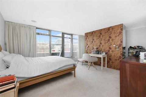 2 bedroom apartment to rent, Dickens Court, EC1M