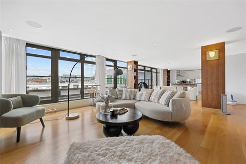 2 bedroom apartment to rent, Dickens Court, EC1M