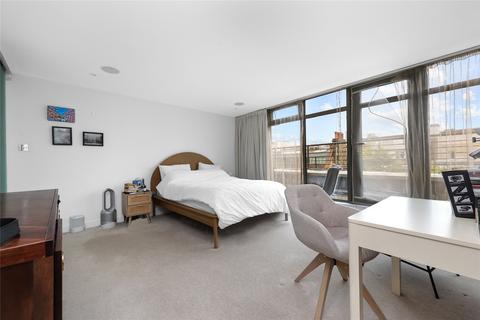 2 bedroom apartment to rent, Dickens Court, EC1M