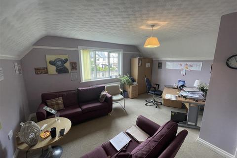6 Ashburton Road, Prenton, CH43 8TW