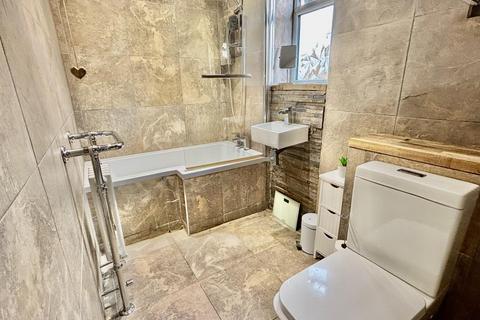 18 Woodview Rise, Rochester, ME2 3RP