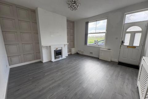2 bedroom terraced house to rent, Plank Lane, Leigh