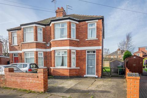 3 bedroom semi-detached house to rent, Owston Avenue, Hull Road, York, YO10 3AJ
