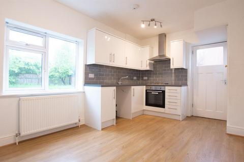 3 bedroom semi-detached house to rent, Owston Avenue, Hull Road, York, YO10 3AJ