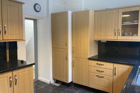 2 bedroom terraced house to rent, Courtney Street, Manselton, Swansea. SA5 9NX
