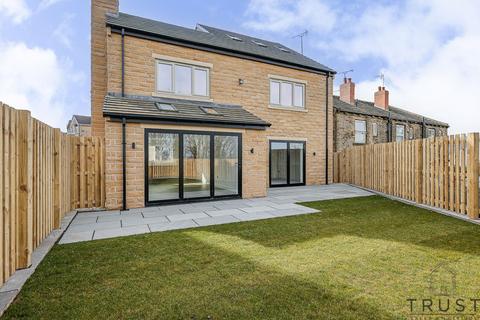 undefined, Wakefield Road, Drighlington, BD11