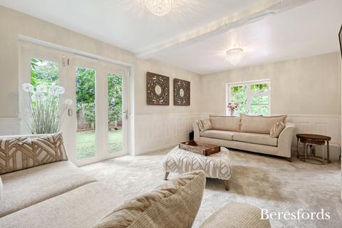 27 Mores Lane, Pilgrims Hatch, Brentwood, CM14 5RU