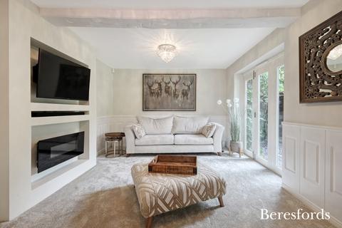 27 Mores Lane, Pilgrims Hatch, Brentwood, CM14 5RU