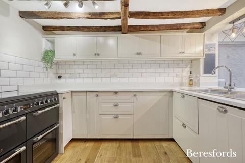 27 Mores Lane, Pilgrims Hatch, Brentwood, CM14 5RU