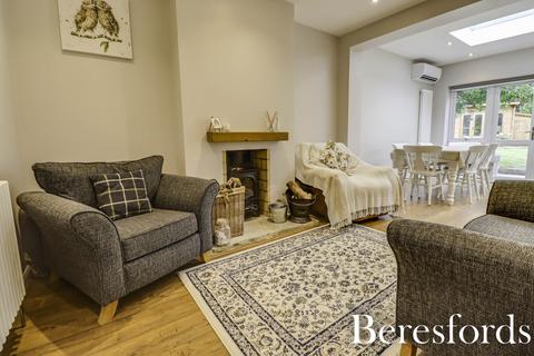 2 bedroom semi-detached house for sale, Orchard Lane, Pilgrims Hatch, CM15