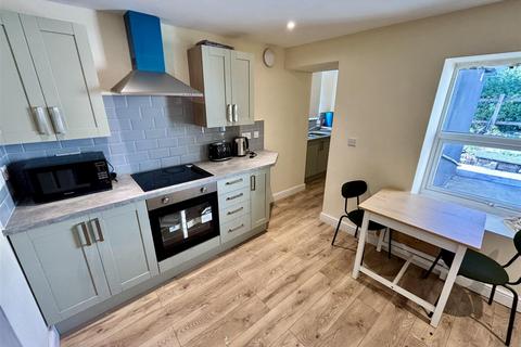 2 bedroom terraced house to rent, Providence Place, Gilesgate, Durham