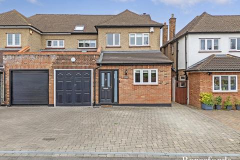 4 bedroom semi-detached house for sale, Cranborne Gardens, Upminster, RM14