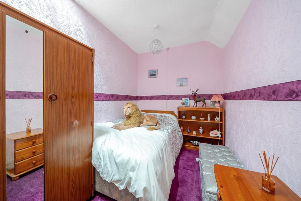 Bedroom 3.JPG