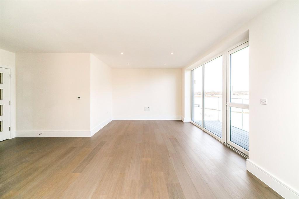 Apartment in Reading, Green Park Village, Southcote - View 4
