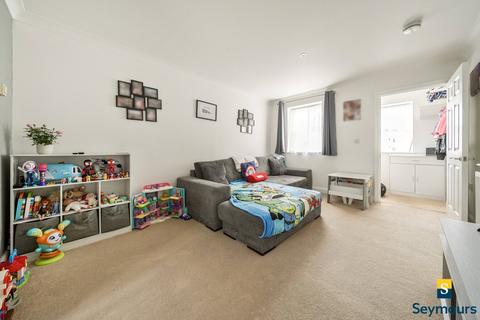 2 bedroom flat for sale, Dorking Road, Guildford GU4