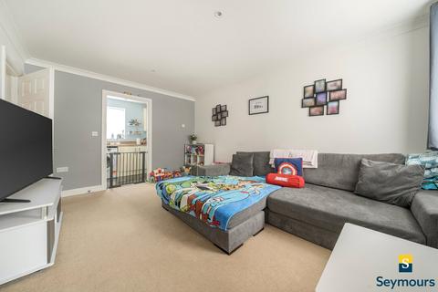 2 bedroom flat for sale, Dorking Road, Guildford GU4