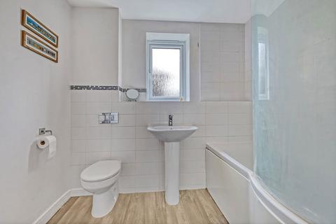 undefined, Warwick Crescent, Basildon SS15