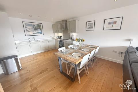 2 bedroom apartment for sale, Racecourse Road, Berkshire RG14