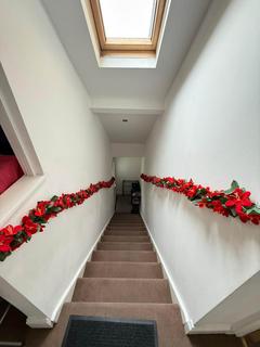 2 Manse Close, Harlington, Hayes, UB3 5ED