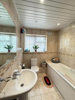 2 Manse Close, Harlington, Hayes, UB3 5ED