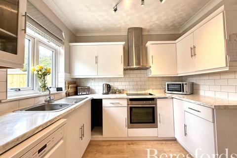 4 bedroom semi-detached house for sale, Percival Road, Hornchurch, RM11